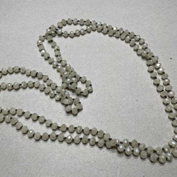 64" Beautiful White Hand Knotted Faceted Glass Flapper Beads Very Vintage 1920's - Picture 8 of 9